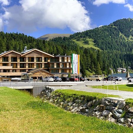 Alpin Peaks Hotel Turracher Hoehe Bagian luar foto